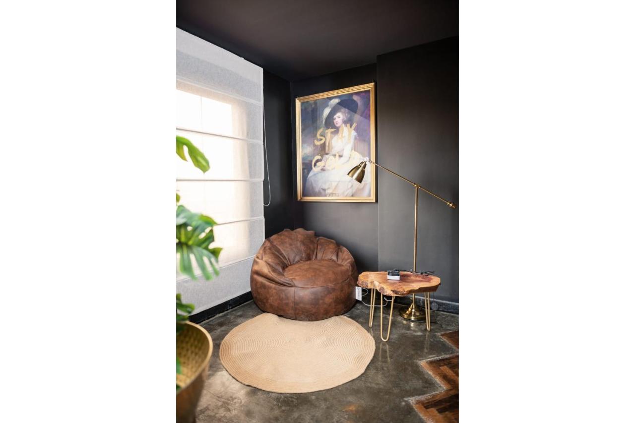 The Bold Parisian House - Steps From The Best Mall In 카이로 외부 사진