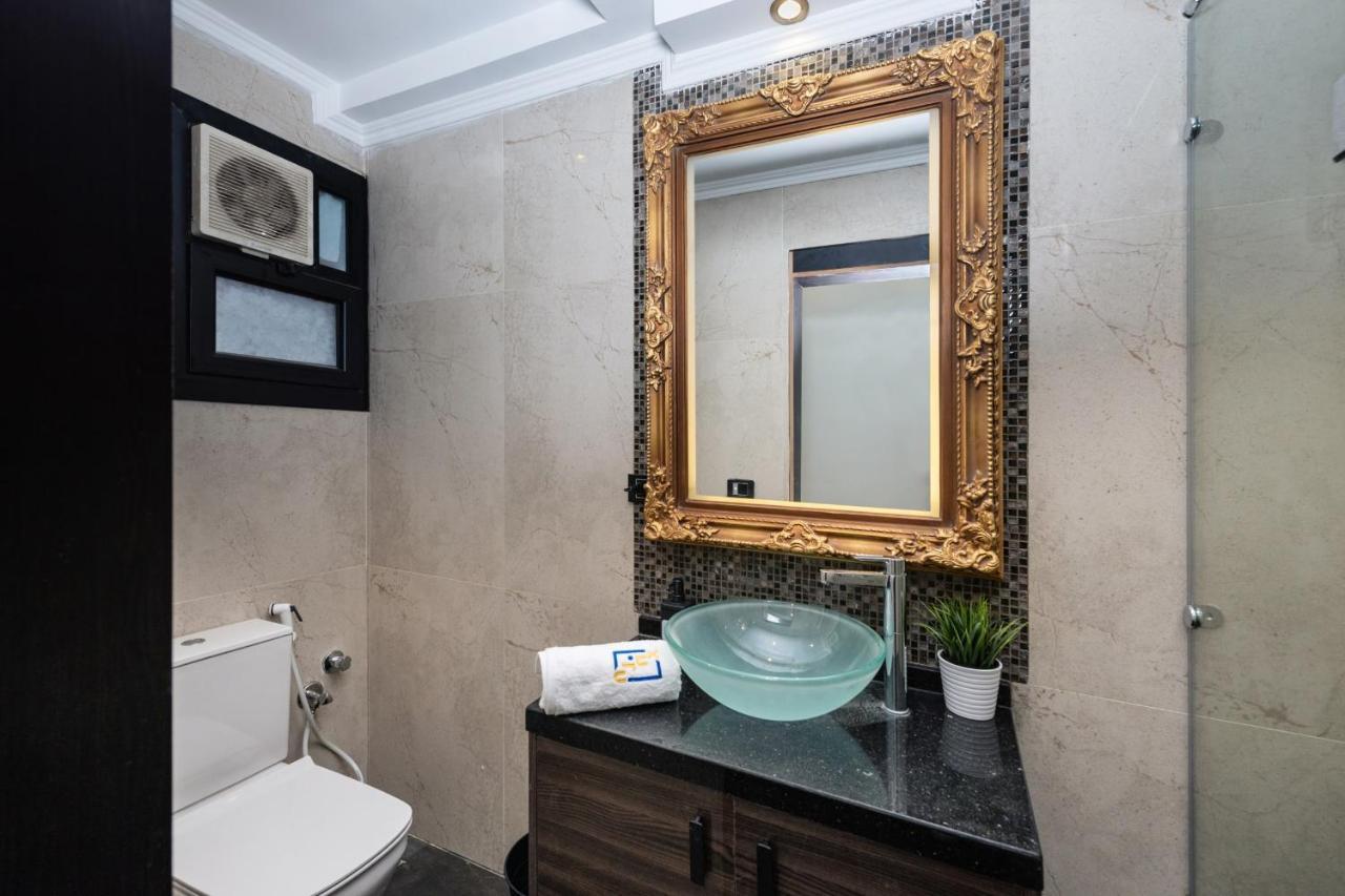 The Bold Parisian House - Steps From The Best Mall In 카이로 외부 사진